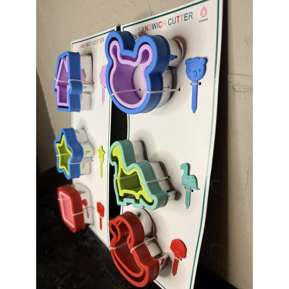 NWT Sandwich Cooki Cutter Set 2- 9 Pcs Bear Dinosaur Duck House Star Square CUTE